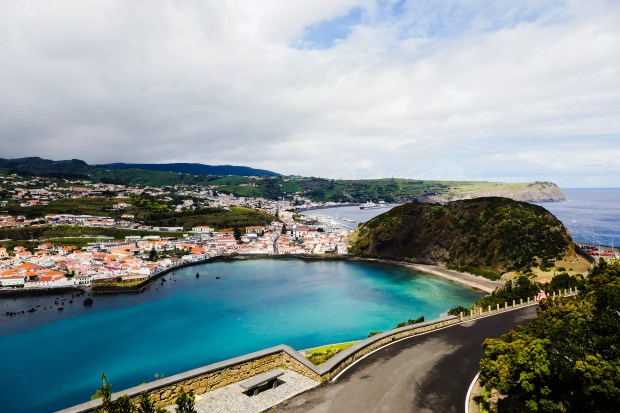 P1030407_edited-monteguia-vista